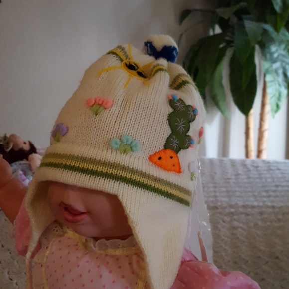 Knit hat. - Picture 3 of 5